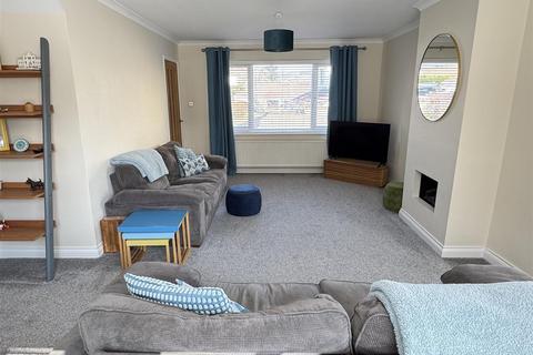 23 Chipponds Drive, St Austell, PL25 5DE