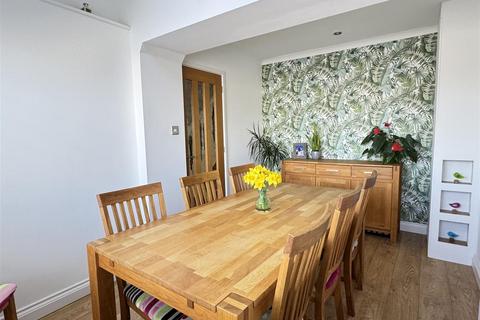 23 Chipponds Drive, St Austell, PL25 5DE