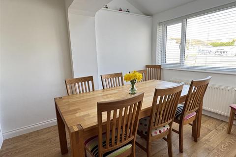 23 Chipponds Drive, St Austell, PL25 5DE