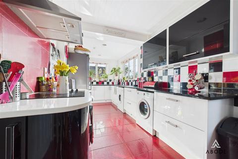 7 Kestrel Lane, Cheadle, Stoke-on-trent, ST10 1RU
