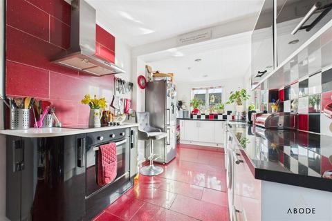 7 Kestrel Lane, Cheadle, Stoke-on-trent, ST10 1RU