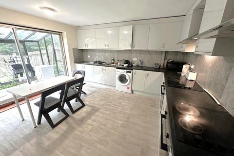 78 Braybourne Close, Uxbridge, UB8 1UJ