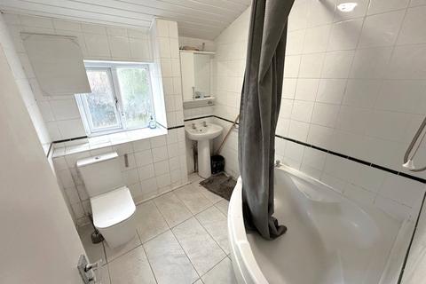 78 Braybourne Close, Uxbridge, UB8 1UJ