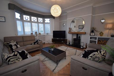 4 bedroom semi-detached house for sale, Armstrong Avenue, South Shields