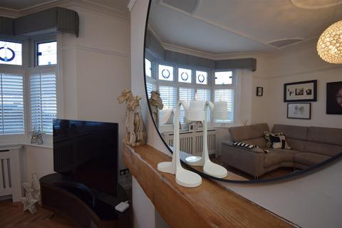 4 bedroom semi-detached house for sale, Armstrong Avenue, South Shields