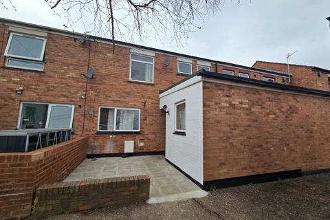 18 Bosanquet Close, Uxbridge, UB8 3PE
