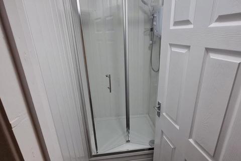 18 Bosanquet Close, Uxbridge, UB8 3PE