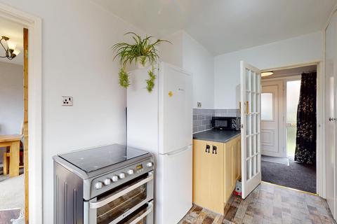 3 bedroom semi-detached house for sale, Queenswood Close, West Park/Kirkstall Border, Leeds, West Yorkshire