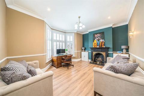 209 Wellmeadow Road, Catford, London, SE6 1HR