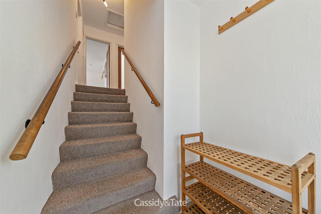 22 Ryecroft Court-7.jpg