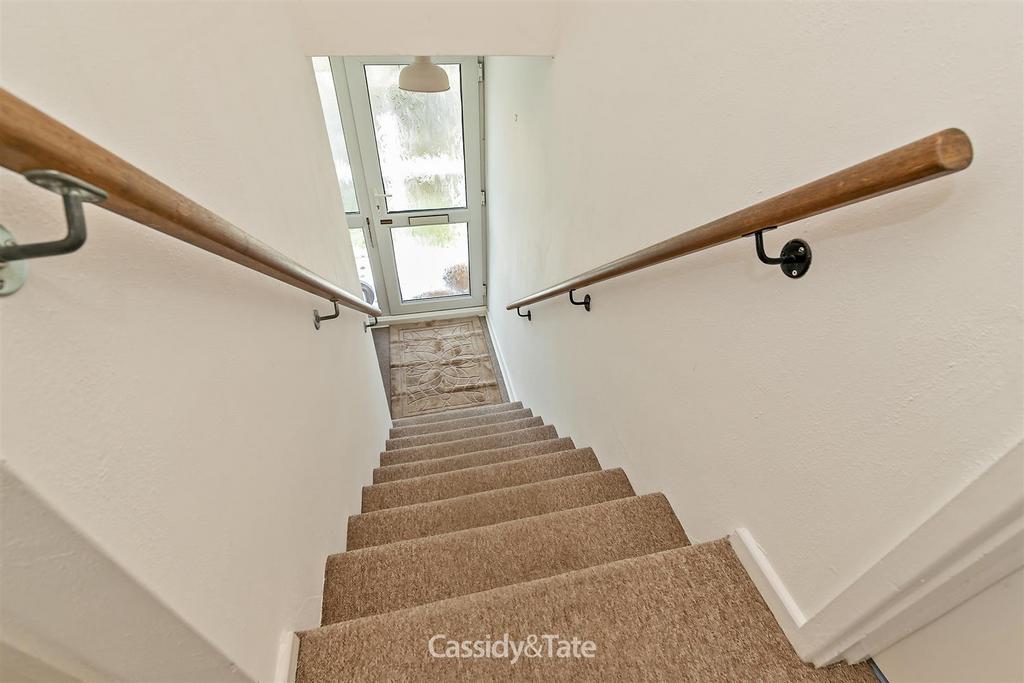 22 Ryecroft Court-8.jpg