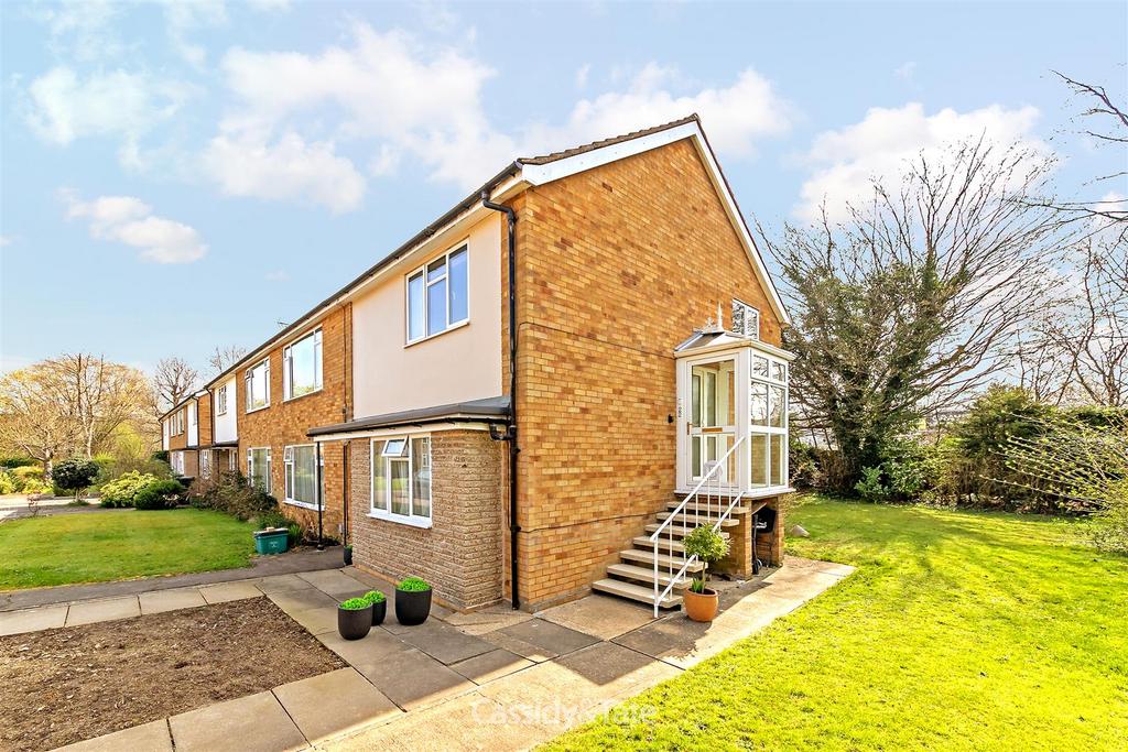 22 Ryecroft Court-3.jpg