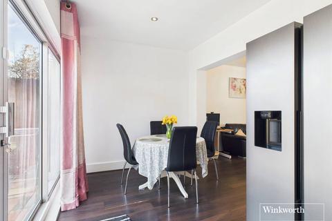 44 Manor Close, London, NW9 9HD