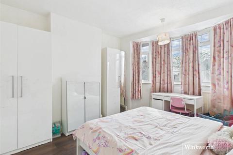 44 Manor Close, London, NW9 9HD
