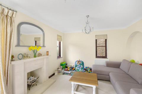 27 Bishops Drive, Wokingham, RG40 1WA