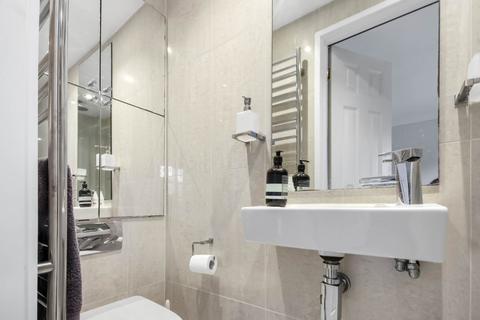 27 Bishops Drive, Wokingham, RG40 1WA