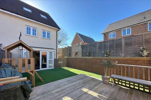 3 bedroom semi-detached house for sale, Beech Tree Avenue, Sholden Fields, CT14
