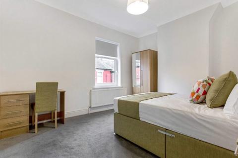 3 bedroom terraced house to rent, Emerson Street, Seedley, Salford, M5