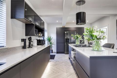 4 bedroom detached house for sale, Middlebeck Avenue, Arnold NG5