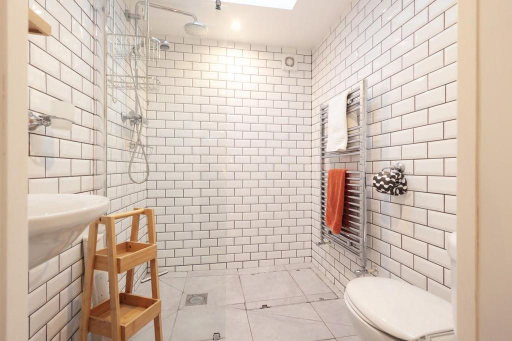 Shower room.jpg