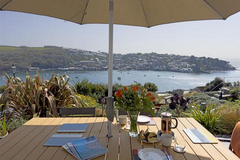 14 Daglands Road, Fowey, PL23 1JL