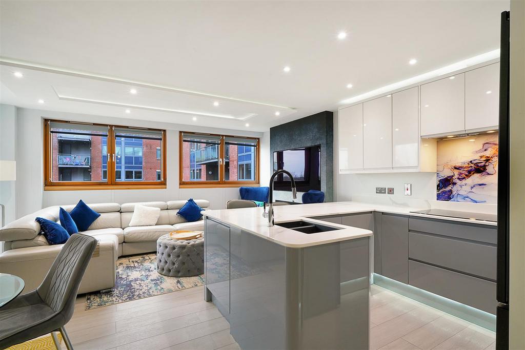 Flat 19, Donnington Court - 9z QUEh UJ5zg Cz9sq015 S.j