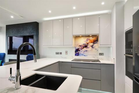 2 bedroom apartment for sale, Donnington Road, Willesden Green