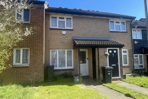 2 bedroom terraced house to rent, Amanda Close, Chigwell IG7