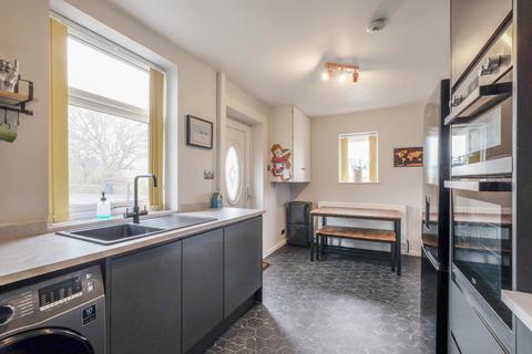 3 bedroom end of terrace house for sale, Broadlands, Holmfirth HD9
