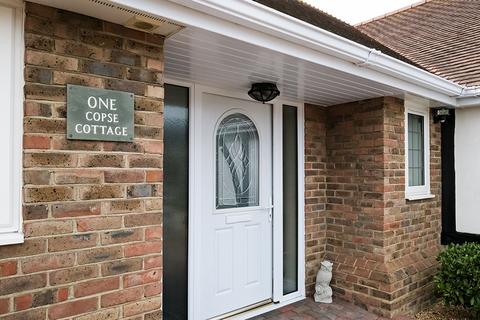 3 bedroom detached house for sale, Barton Close, Nyetimber, Bognor Regis, West Sussex PO21