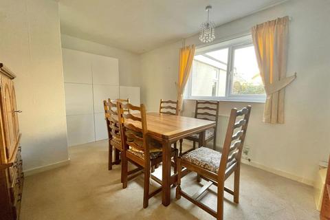 undefined, Orchard Grove, Diss