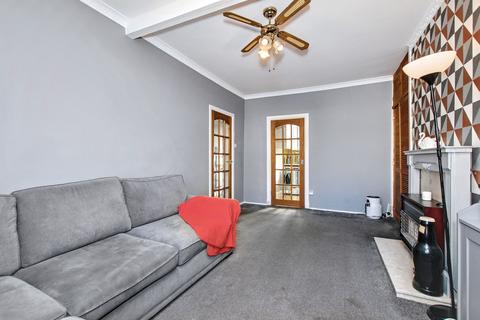 51/2 Loganlea Drive, Edinburgh, EH7 6LQ