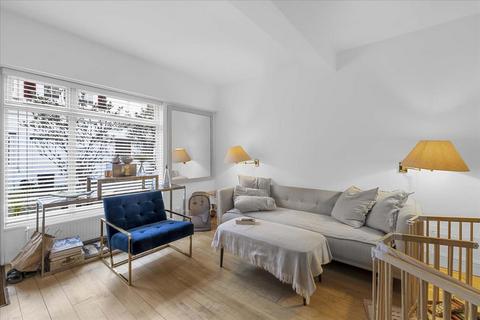 2 bedroom mews for sale, Simon Close, London, W11