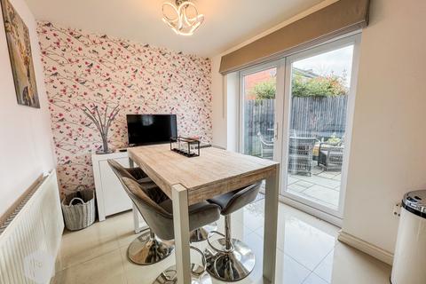 20 Elton Fold Chase, Bury, BL8 1PW