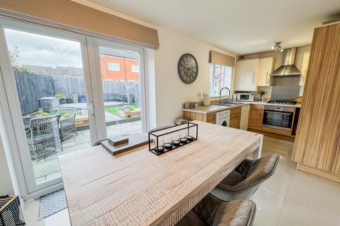 20 Elton Fold Chase, Bury, BL8 1PW