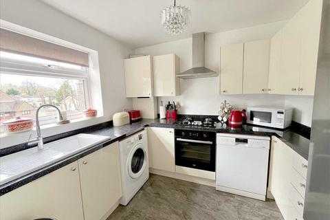 20, Hogarth Court Steeplands, Bushey, WD23 1BT
