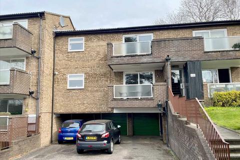 20, Hogarth Court Steeplands, Bushey, WD23 1BT