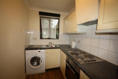 1 bedroom maisonette to rent, Troutbeck Close, Slough SL2