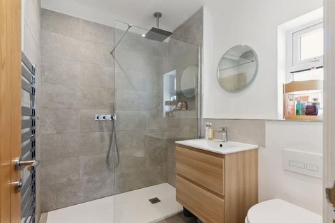 25 Colburn Way, Sutton, SM1 3AU