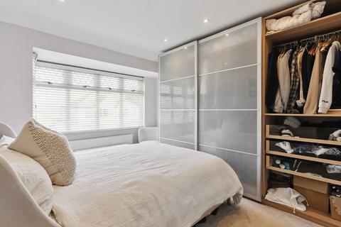 25 Colburn Way, Sutton, SM1 3AU