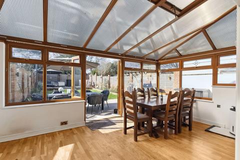 25 Colburn Way, Sutton, SM1 3AU