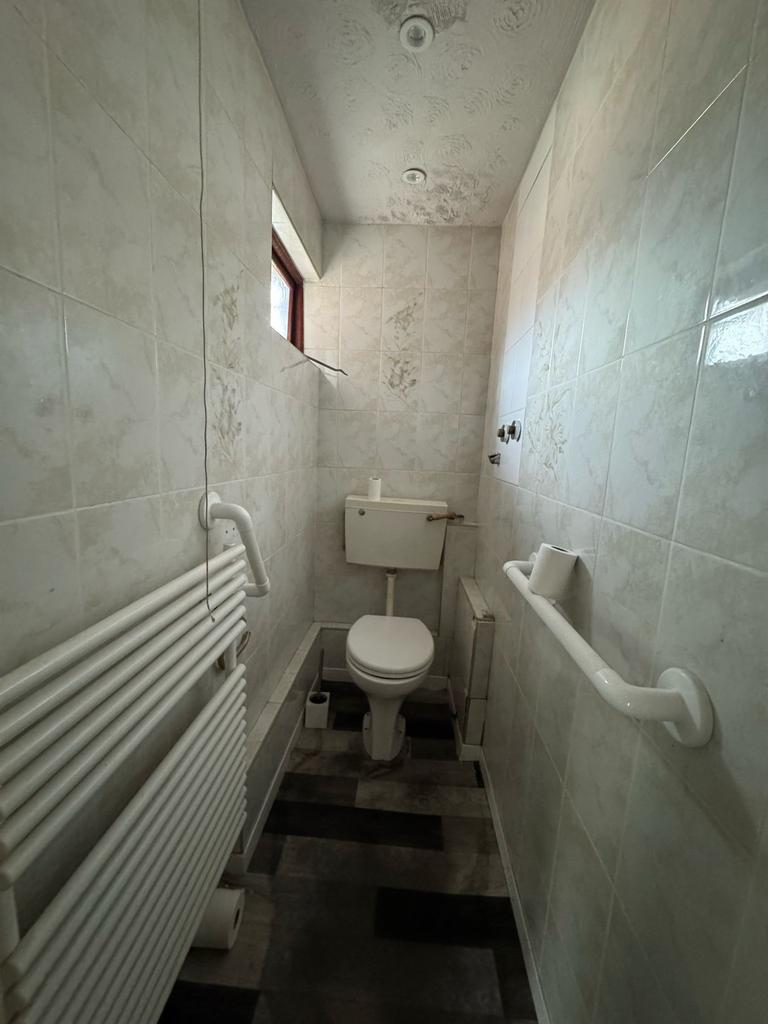 Photograph 7