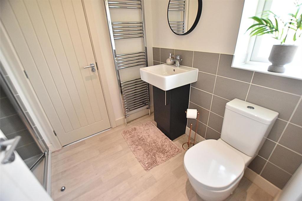 JACK & JILL SHOWER ROOM
