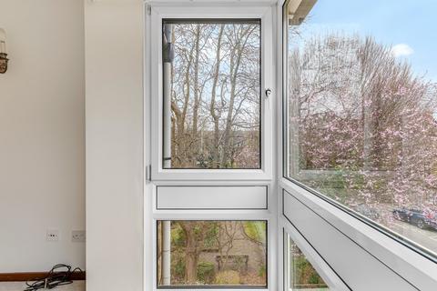 2 bedroom flat for sale, Parish Ghyll Road, Ilkley, West Yorkshire, LS29