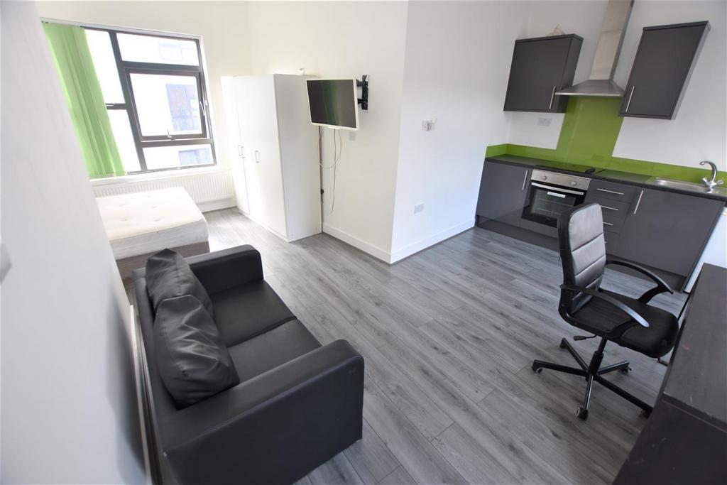 Lounge/Kitchen