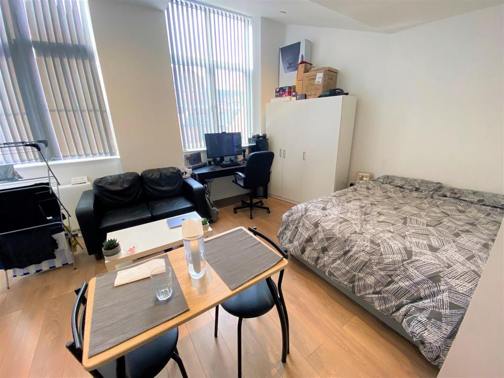 Bedroom/Lounge