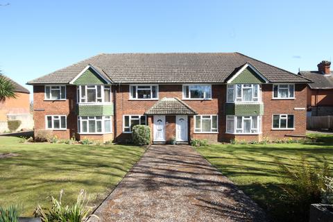 2 bedroom maisonette for sale, Queens Avenue, Maidstone ME16