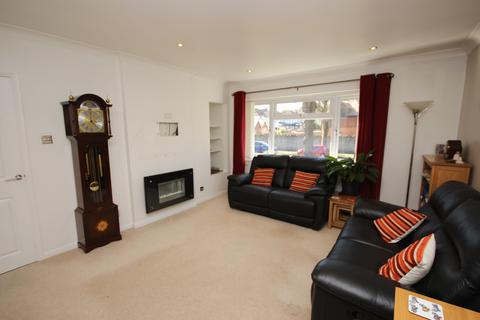 2 bedroom maisonette for sale, Queens Avenue, Maidstone ME16