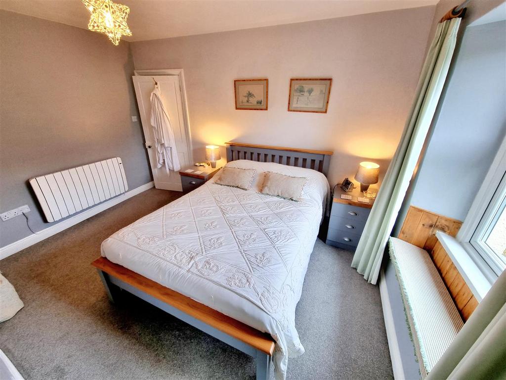 Bed 1.1.jpg
