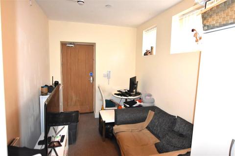 Studio to rent, Charles Street, Leicester, LE1